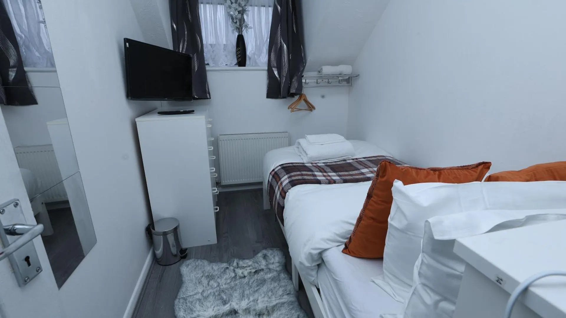 Beautiful 4 Bed House In Cul-De-Sac Villa Erith Holiday home